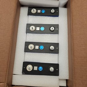 Акумулятор EVE LF100L, LiFePO4, 3,2 B, 100 Аг, grade a